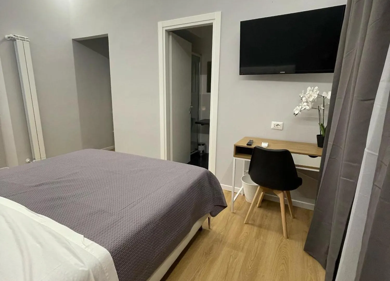 Vomero Suite And Deluxe Room B&B Napoli 0*, Naples